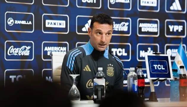 HLV Scaloni ca ngợi sự tiến bộ của đội tuyển Argentina